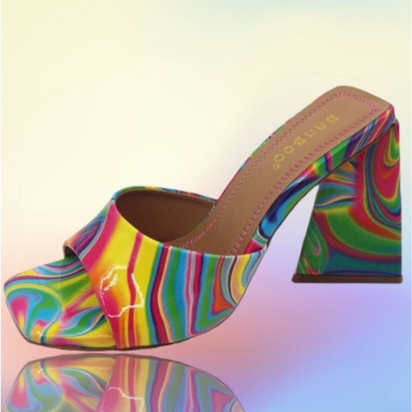 BAMBOO Shoes - Bamboo Premier Swirl Patent Leather Square Toe Triangle Chunky Heel